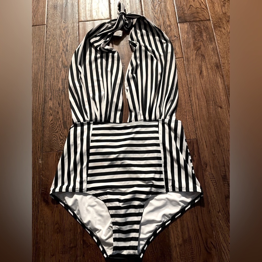 COCOSHIP Halter Swimsuit Size 3XL